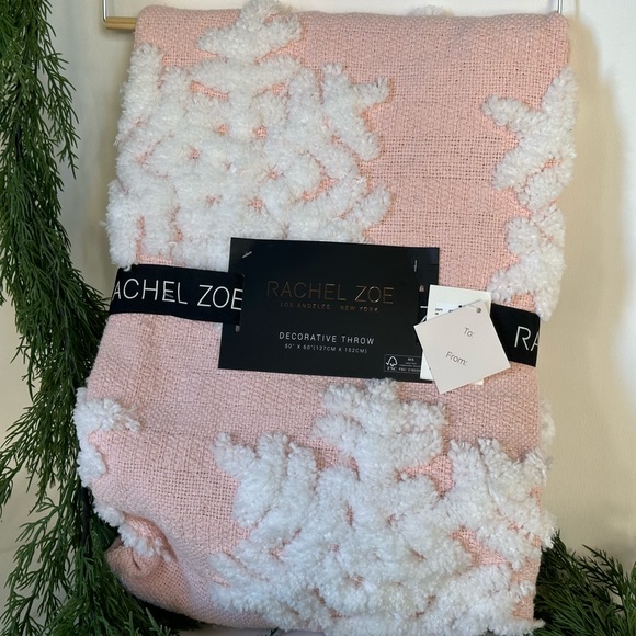 Rachel Zoe Other - Rachel Zoe Christmas winter holiday snowflake decorative throw blanket pink